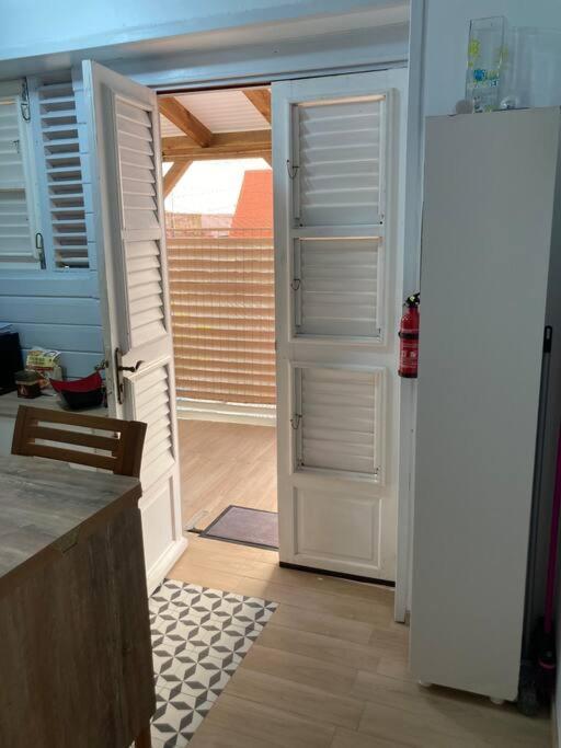 Agreable Logement, Bien Situe Schoelcher Zewnętrze zdjęcie